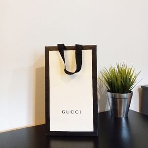 Gucci shopping bag